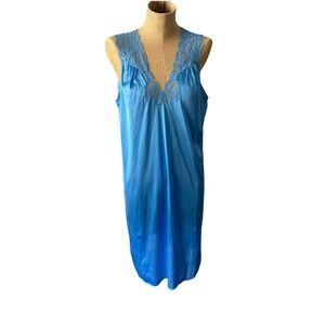 Vanity Fair Nylon Gown Periwinkle Blue Sleeveless Short Night Gown Baby Doll Med